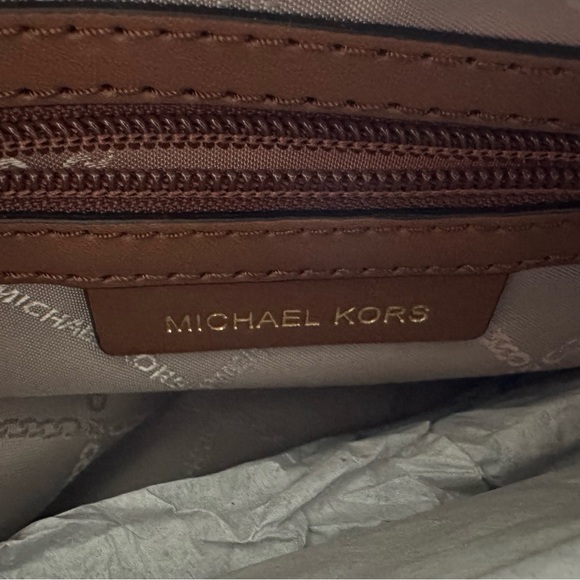 Michael Kors Talia Medium Top Zip Crossbody Bag Color:Natural/Luggage - Picture 7 of 7